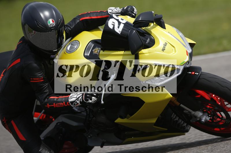 /Archiv-2024/29 12.06.2024 MOTO.CH Track Day ADR/Gruppe blau/28